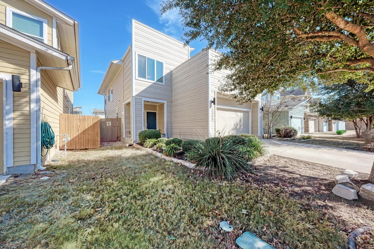 View 5305 Ingersoll LN in Addison Sec 1 Sub 5305 Ingersoll LN - property photo 1 - Luxury home in Addison Sec 1 Sub, Austin, TX