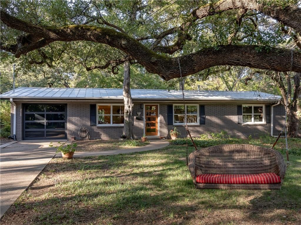 View 5306 Turnabout Ln in Turnabout Terrace 5306 Turnabout Ln - front exterior - Luxury home in Turnabout Terrace, Austin, TX