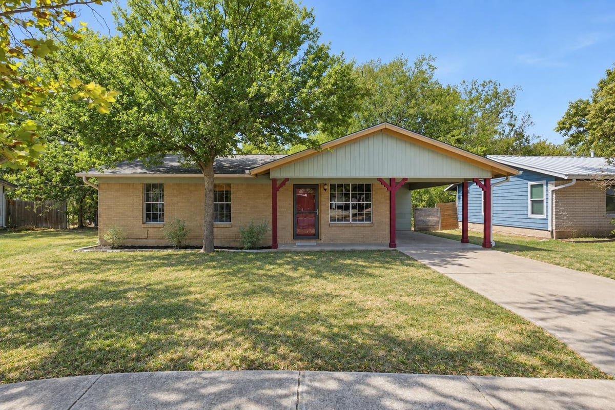 View 5306 Wellington DR in Austin 5306 Wellington DR - property photo 1 - Luxury home in Austin, Austin, TX