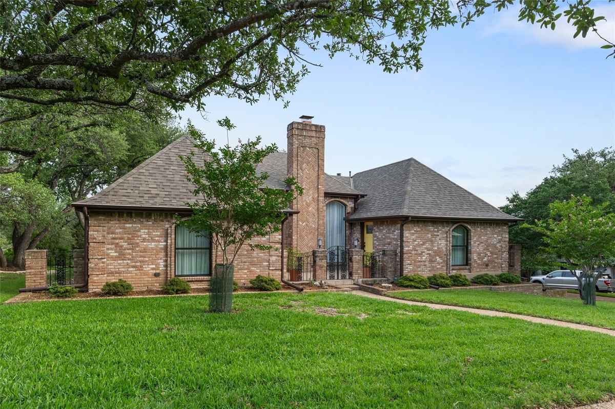View 5307 Musket Rdg in Great Hills 8-A 5307 Musket Rdg - property photo 1 - Luxury home in Great Hills 8-A, Austin, TX