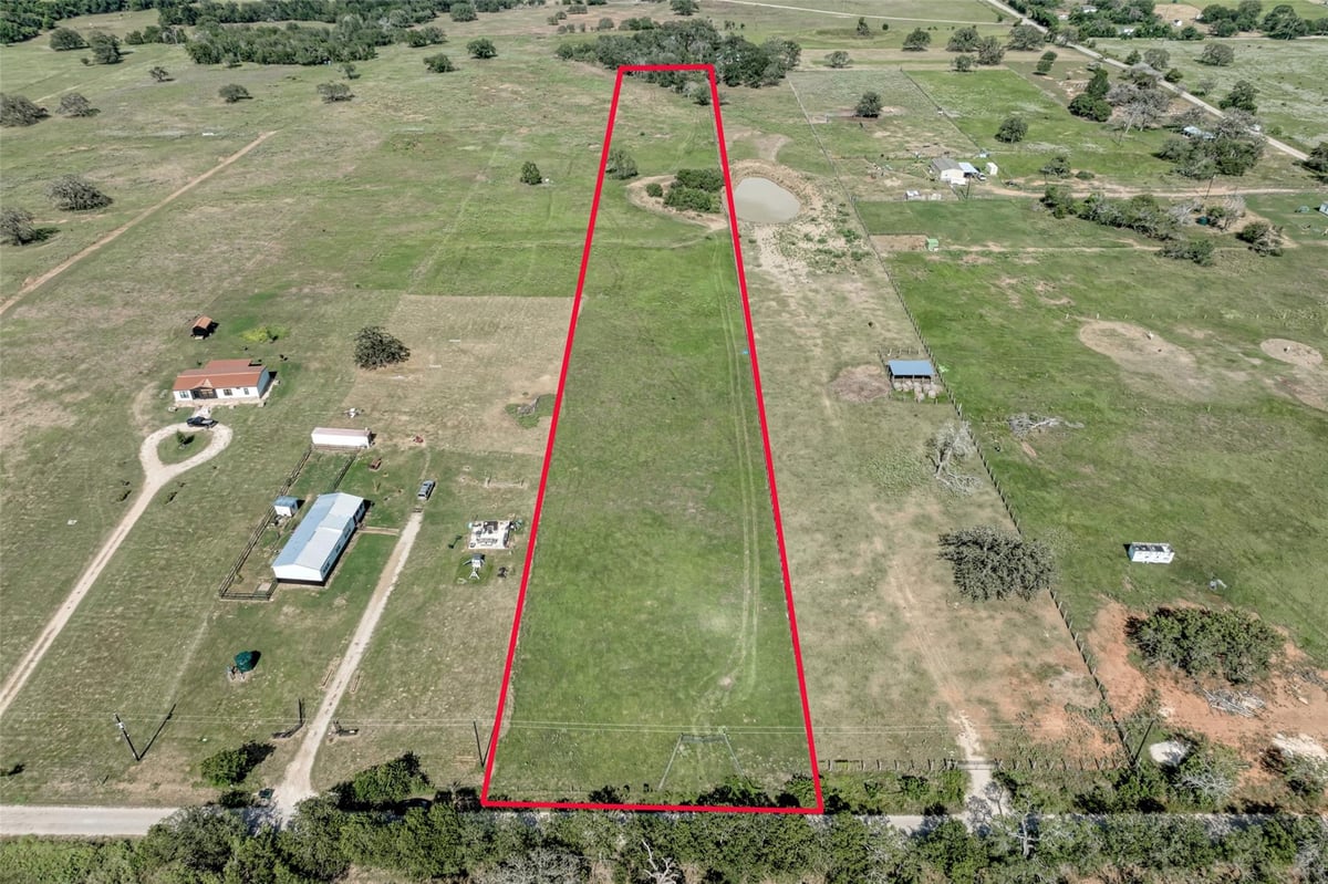 View 5309 Tenney Creek RD in Deer Creek Sub 5309 Tenney Creek RD - front exterior - Luxury lot in Deer Creek Sub, Luling, TX