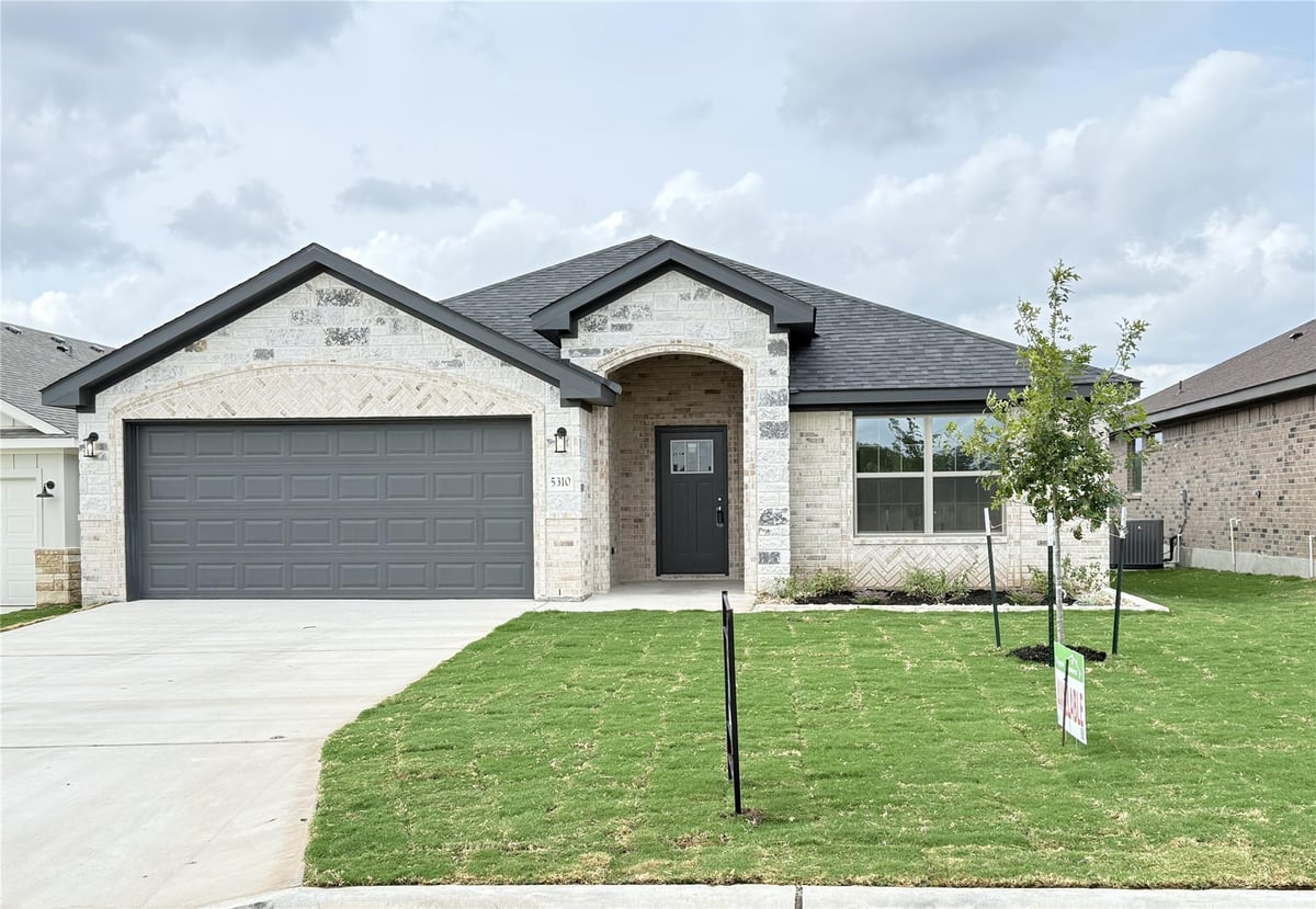 View 5310 Lassen Ln in Three Creeks 5310 Lassen Ln - property photo 1 - Luxury home in Three Creeks, Belton, TX