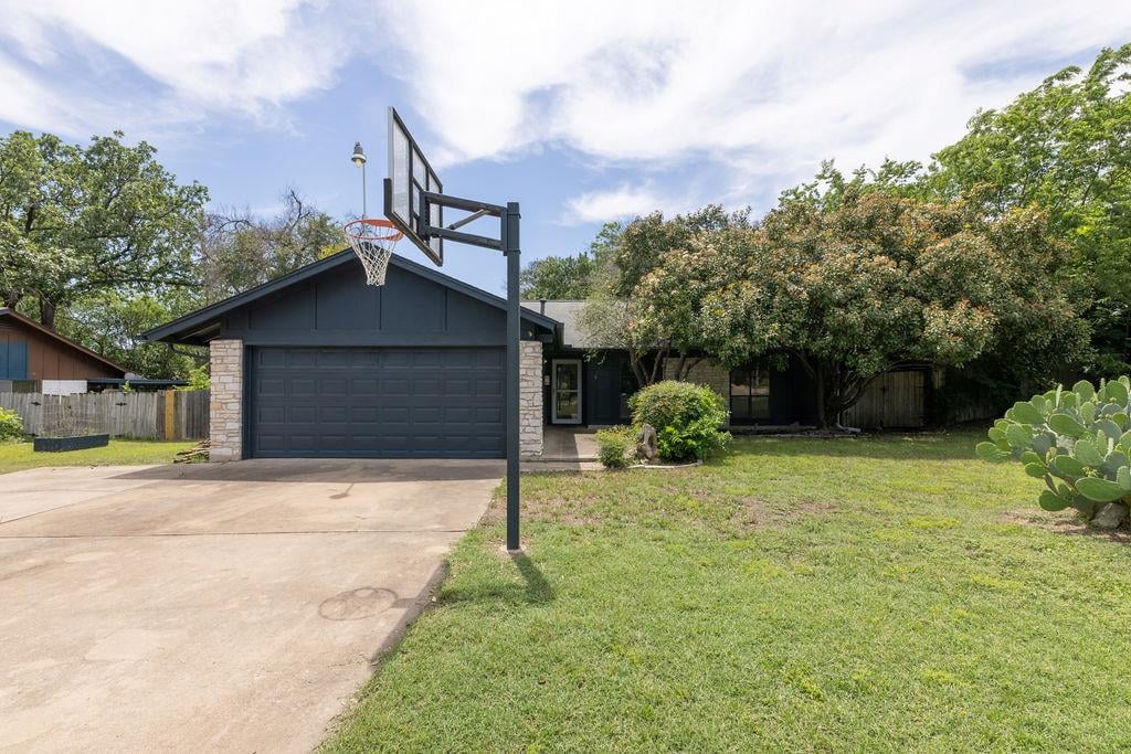 View 5310 Presidio RD in Battle Bend Spgs Sec 01-A 5310 Presidio RD - front exterior - Luxury home in Battle Bend Spgs Sec 01-A, Austin, TX