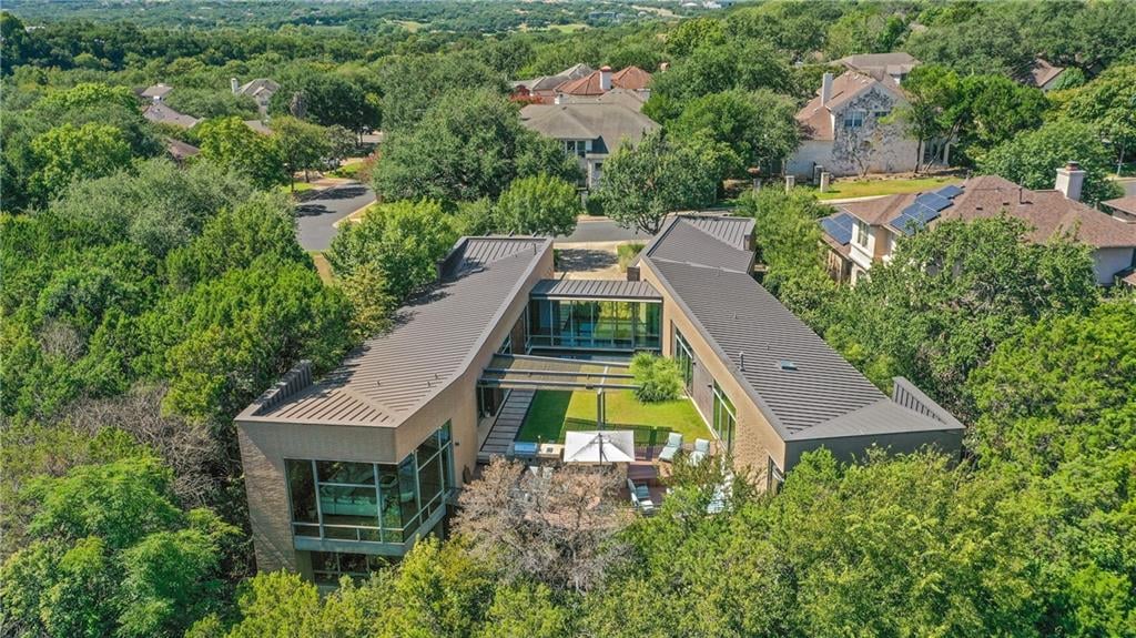 View 5312 N Scout Island CIR in Courtyard Ph 03-B 5312 N Scout Island CIR - front exterior - Luxury home in Courtyard Ph 03-B, Austin, TX