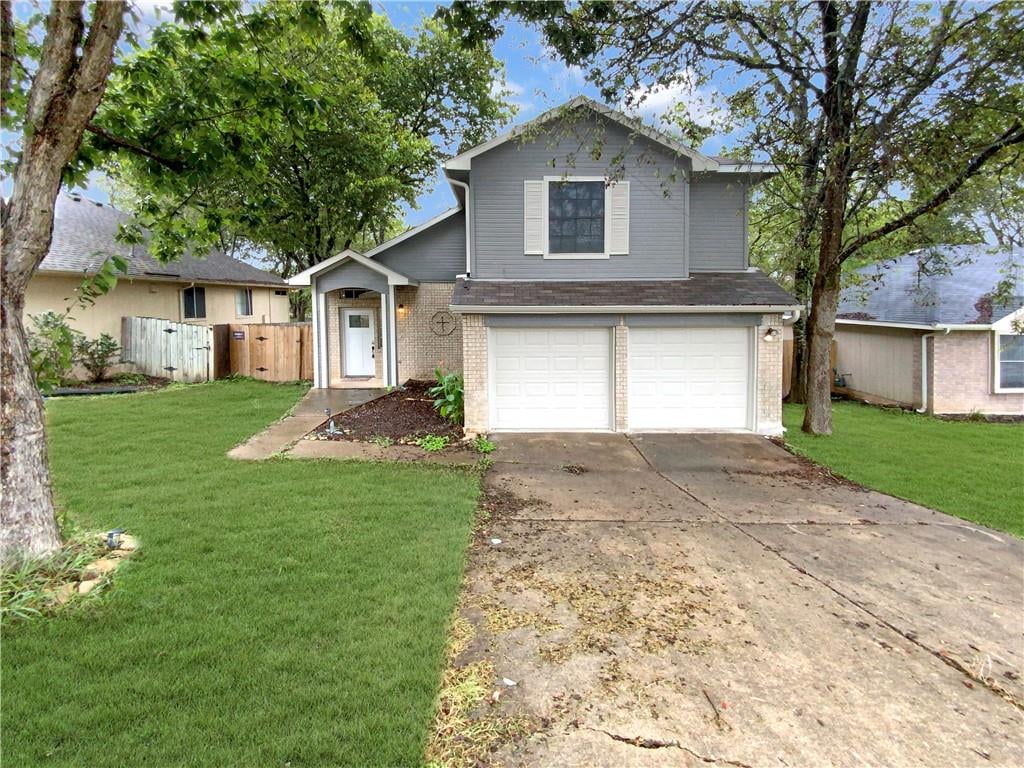 View 5319 Hickory Dr in Fairway Ridge Amd 5319 Hickory Dr - front exterior - Luxury home in Fairway Ridge Amd, Austin, TX