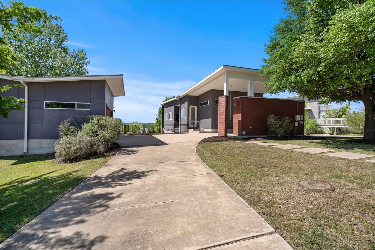 View 5334 Sendero Hills Pkwy in Meadows At Trinity Crossing Ph 5334 Sendero Hills Pkwy - front exterior - Luxury home in Meadows At Trinity Crossing Ph, Austin, TX