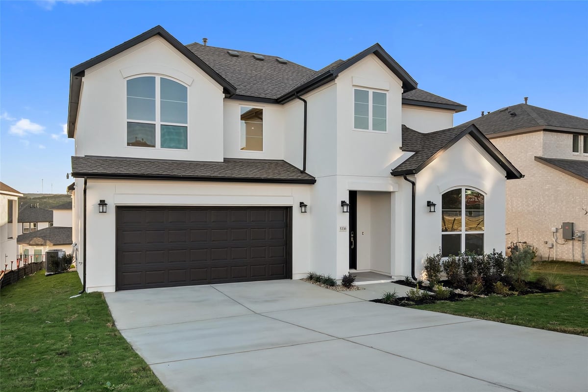 Living area at 5336 Cosenza Trce - 4 bed 3 bath home