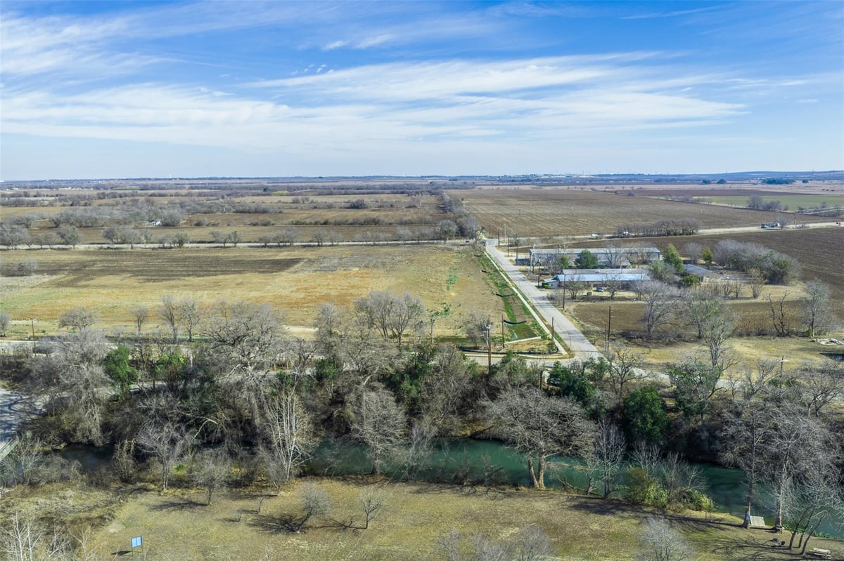536 Northwest River RD - property photo 1 - Luxury lot in Riverview Residences Sub, Martindale, TX