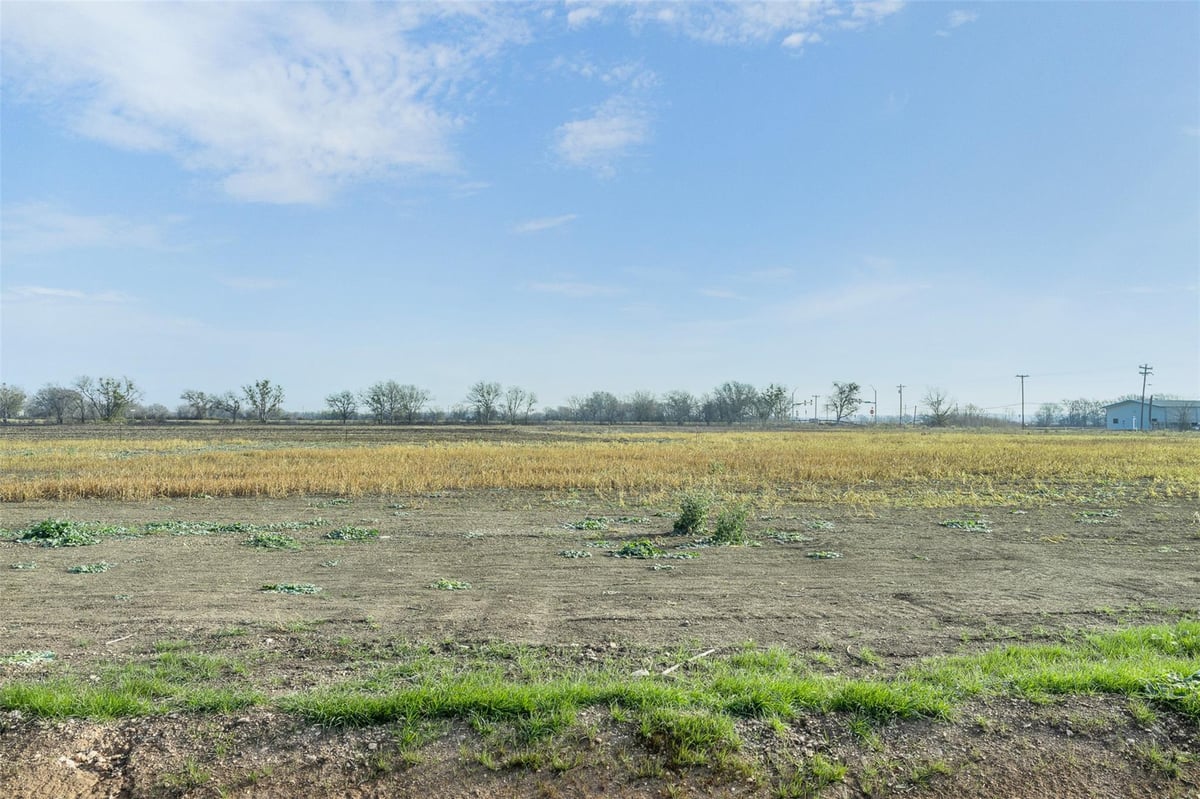 View 536 NW River Rd in Riverview Residences Sub 536 NW River Rd - property photo 1 - Luxury lot in Riverview Residences Sub, Martindale, TX