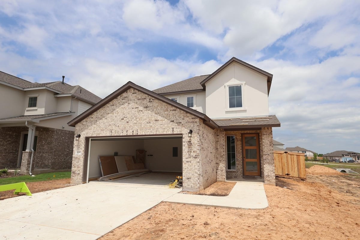 View 537 Bloomington Loop in Flora 537 Bloomington Loop - front exterior - Luxury home in Flora, Hutto, TX