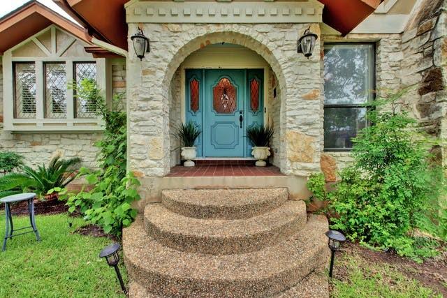 View 5400 Musket Rdg in Great Hills 8-A 5400 Musket Rdg - front exterior - Luxury home in Great Hills 8-A, Austin, TX