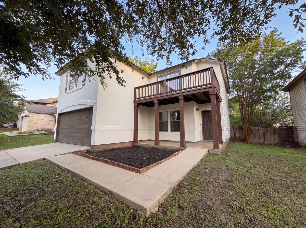View 5406 S Hearsey Dr in VIEWPOINT AT WILLIAMSON CREEK PHS I THE 5406 S Hearsey Dr - front exterior - Luxury home in VIEWPOINT AT WILLIAMSON CREEK PHS I THE, Austin, TX