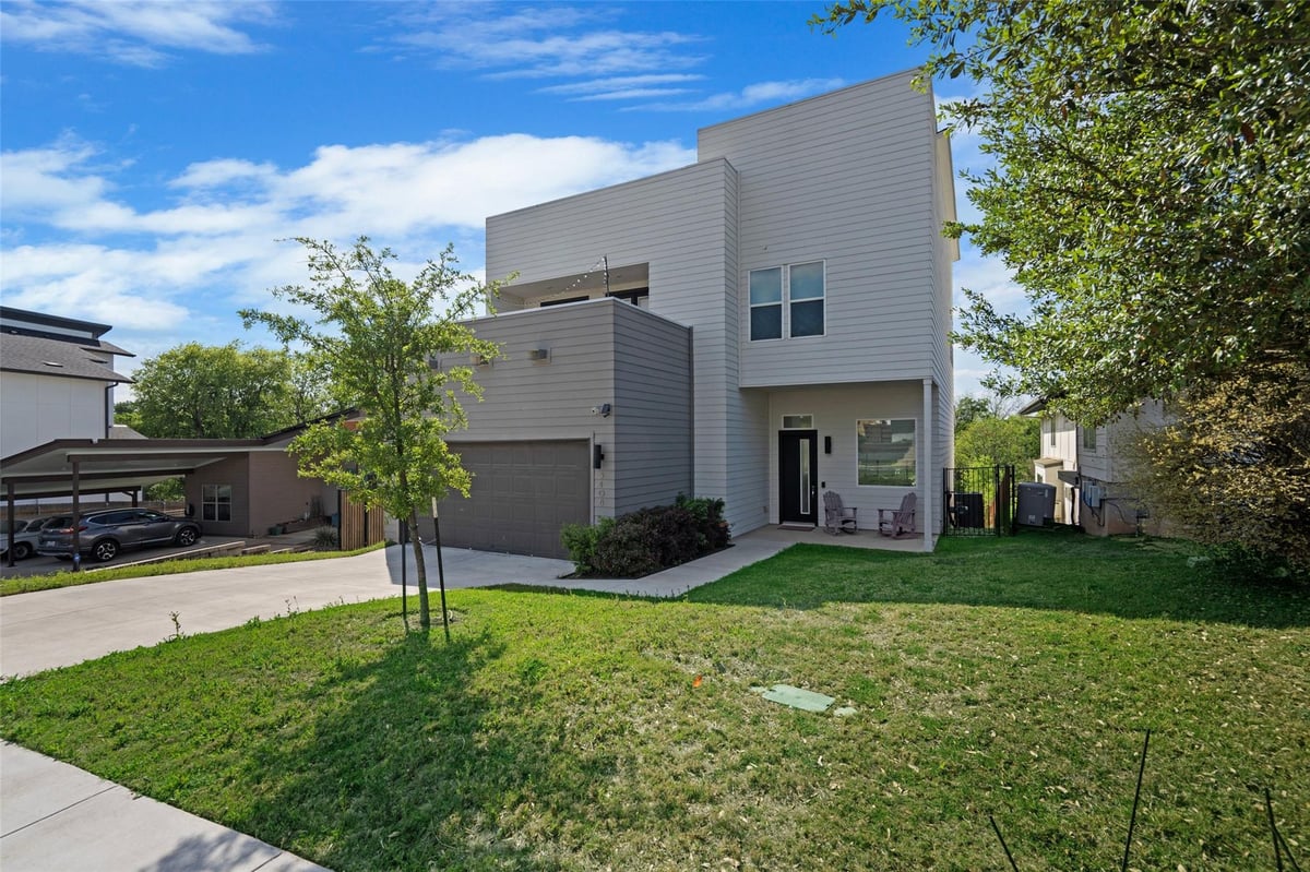 View 5408 Agatha CIR in Meadows At Trinity Crossing Ph 5408 Agatha CIR - property photo 1 - Luxury home in Meadows At Trinity Crossing Ph, Austin, TX