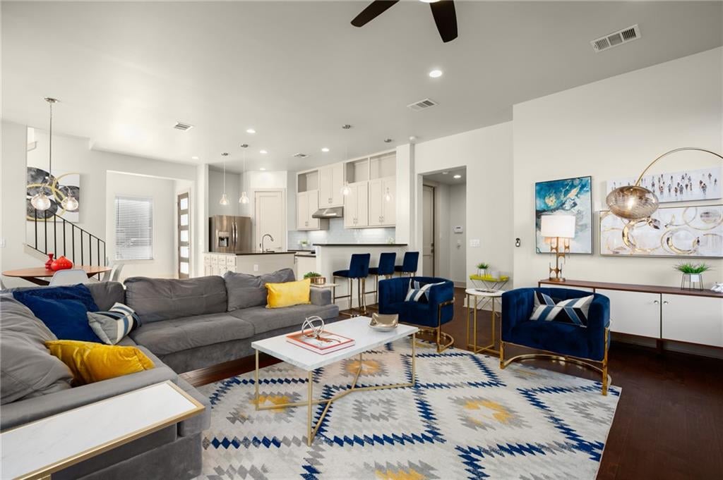 View 5408 Prock Ln Unit #B in Moore D C Add 5408 Prock Ln Unit #B - front exterior - Luxury home in Moore D C Add, Austin, TX