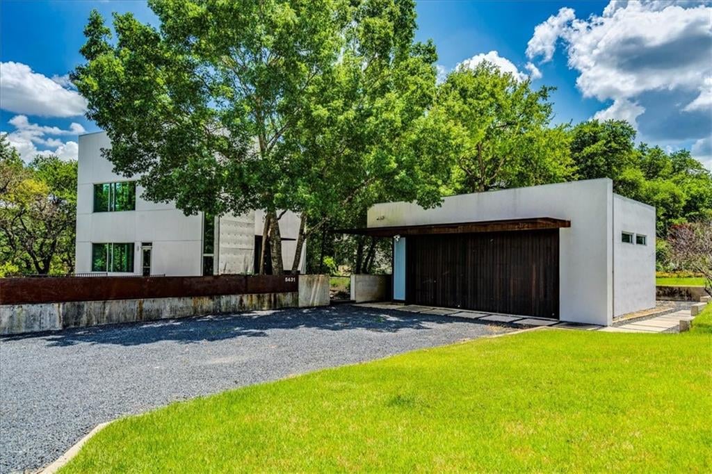 5431 Tortuga TRL - front exterior - Luxury home in Mount Bonnell Shores Sec 02, Austin, TX
