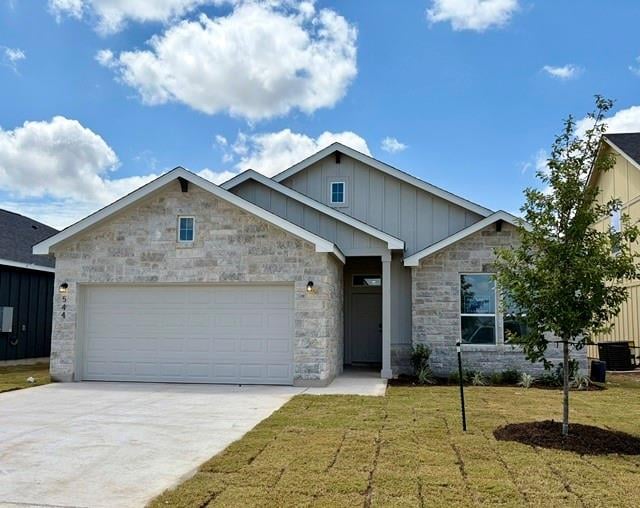 View 544 Gus LOOP in Rancho San Gabriel 544 Gus LOOP - front exterior - Luxury home in Rancho San Gabriel, Georgetown, TX