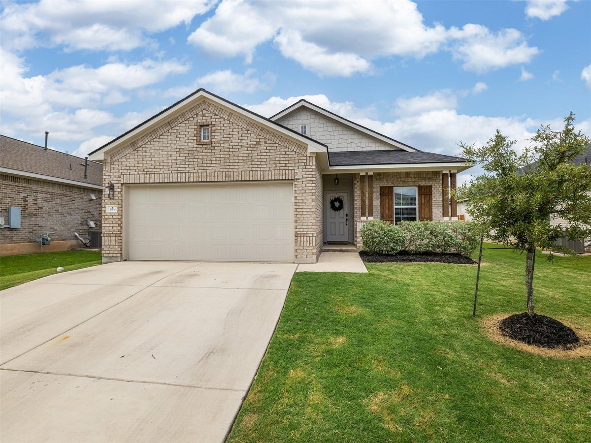 549 Warlander WAY - front exterior - Luxury home in Saddlecreek Ph 7 Final, Georgetown, TX