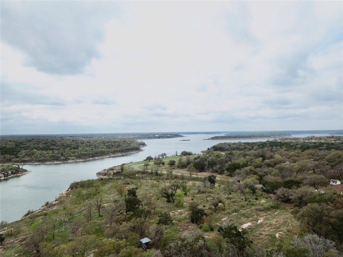 Primary bedroom at 55 Cliffside Cir - Morgans Point Resort Sec 7, Belton, TX