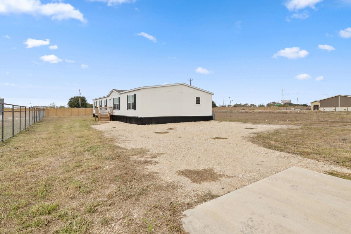 View 550 Conchas St in Las Estancias 2 Sub 550 Conchas St - front exterior - Luxury home in Las Estancias 2 Sub, Kyle, TX