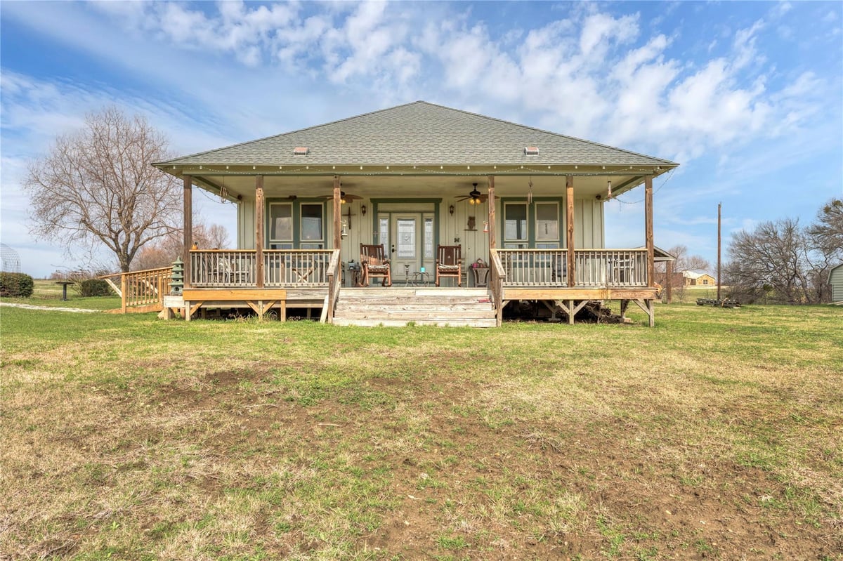 View 550 County Road 471 in None 550 County Road 471 - front exterior - Luxury home in None, Thrall, TX