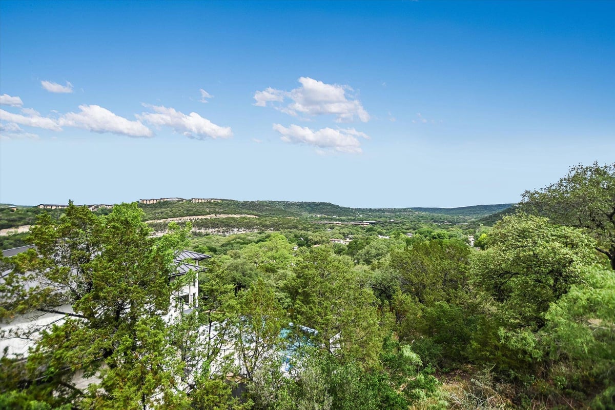View 5500 Blueridge CT in Lakewood Village 5500 Blueridge CT - property photo 1 - Luxury home in Lakewood Village, Austin, TX