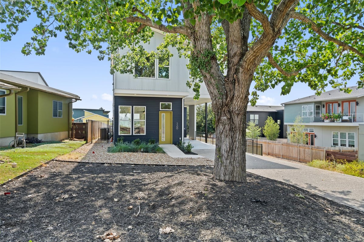 Living area at 5500 Sendero Hills Pkwy - 3 bed 2 bath home