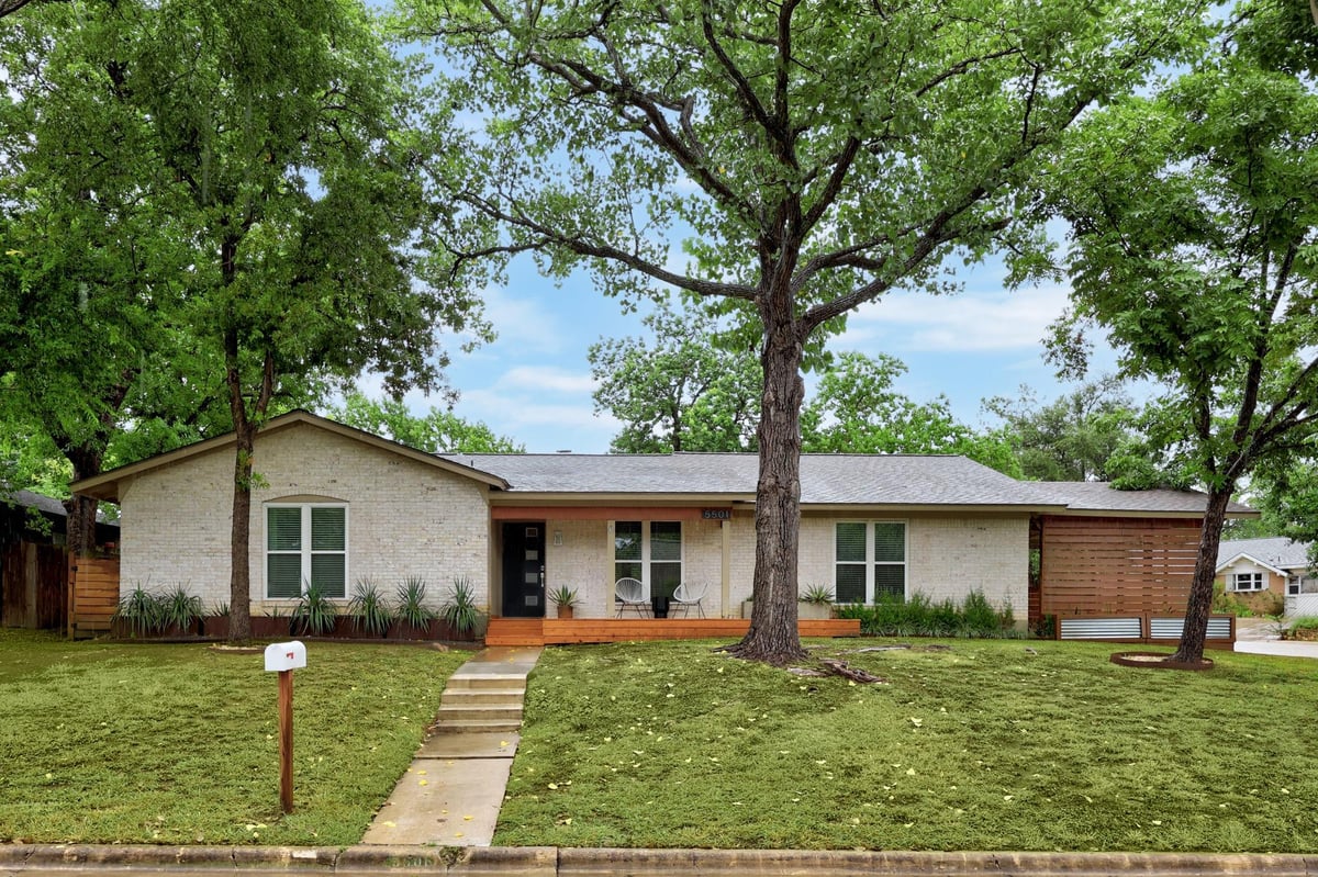 View 5501 Coventry LN in Royal Oak Estates Sec 01 5501 Coventry LN - property photo 1 - Luxury home in Royal Oak Estates Sec 01, Austin, TX