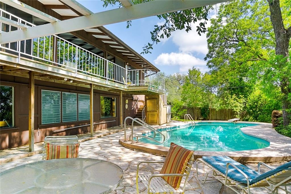 View 5501 Ridge Oak Dr in Highland Park West Sec 02 5501 Ridge Oak Dr - property photo 1 - Luxury home in Highland Park West Sec 02, Austin, TX