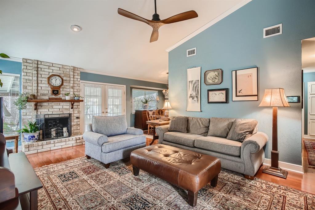 View 5506 Buffalo Pass Unit #B in Cinnamon Hollow Sec 01 5506 Buffalo Pass Unit #B - front exterior - Luxury home in Cinnamon Hollow Sec 01, Austin, TX