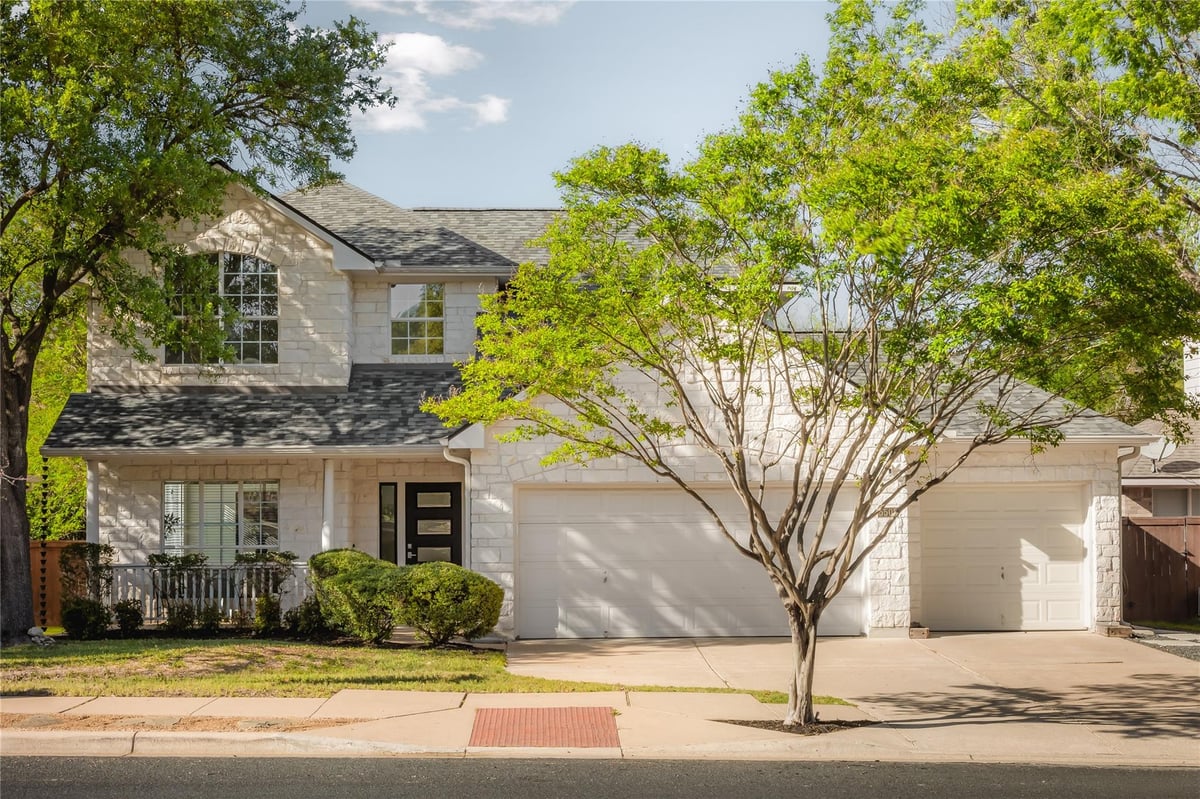 View 5508 Sunny Vista DR in Village At Western Oaks Sec 15-C 5508 Sunny Vista DR - property photo 1 - Luxury home in Village At Western Oaks Sec 15-C, Austin, TX
