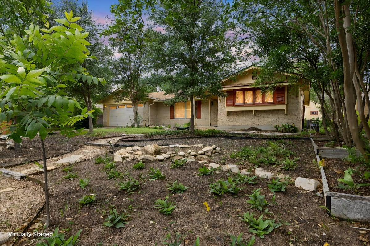 View 5509 Mapleleaf DR in Austin 5509 Mapleleaf DR - property photo 1 - Luxury home in Austin, Austin, TX