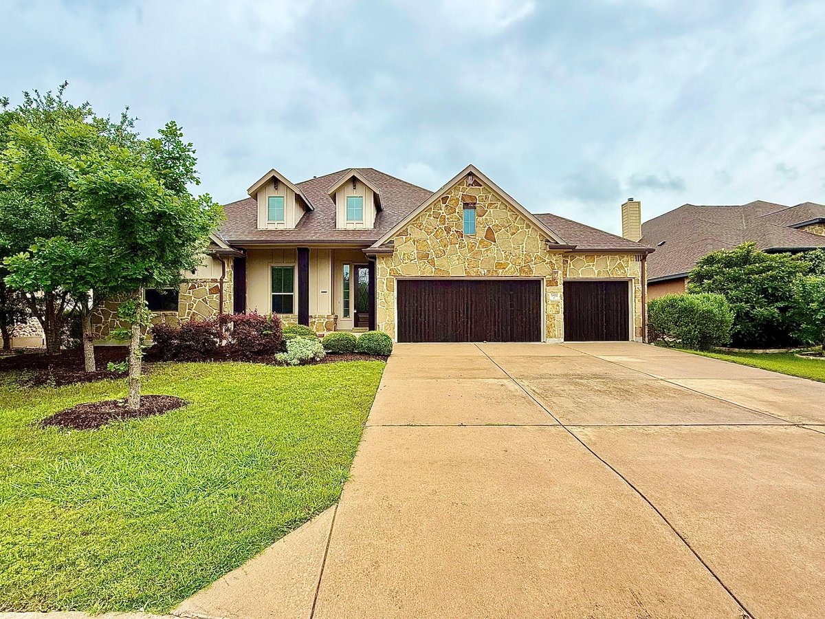 View 5512 Lipan Apache BND in Sweetwater Sec 1 Village G-2 5512 Lipan Apache BND - property photo 1 - Luxury home in Sweetwater Sec 1 Village G-2, Austin, TX