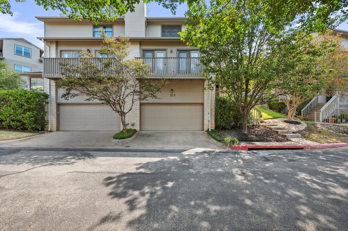 View 5512 Oakwood CV Unit #162 in Oakwood Hollow Condo Amd 5512 Oakwood CV Unit #162 - property photo 1 - Luxury home in Oakwood Hollow Condo Amd, Austin, TX