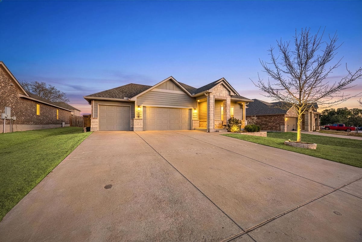 View 5521 Othello Dr in Three Creeks Ph I 5521 Othello Dr - property photo 1 - Luxury home in Three Creeks Ph I, Belton, TX