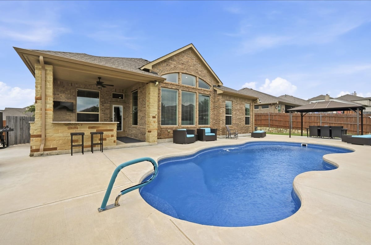 View 553 Betony LOOP in Sunfield Ph Two Sec Five 553 Betony LOOP - front exterior - Luxury home in Sunfield Ph Two Sec Five, Buda, TX