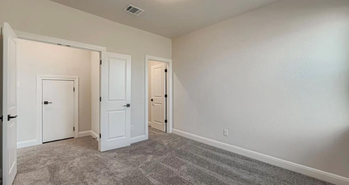 Living area at 553 Prickly Poppy Loop - 4 bed 3 bath home