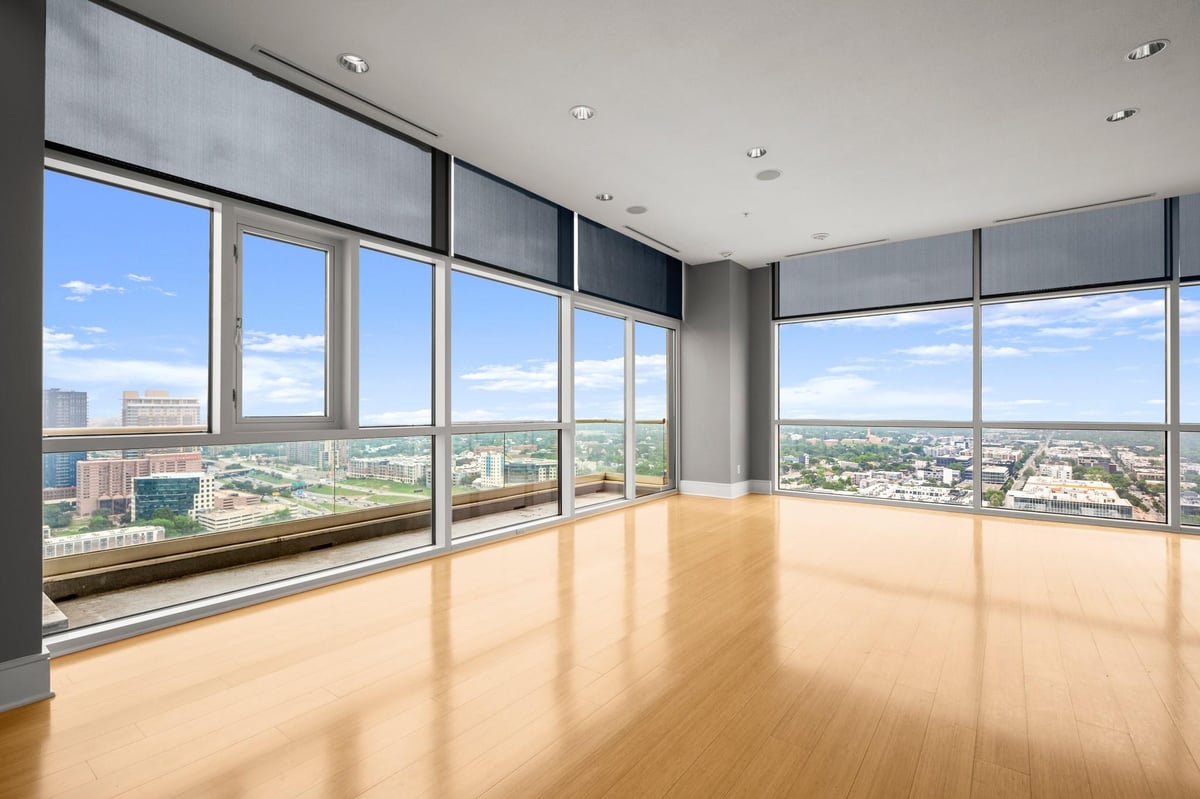 555 E 5th St Unit #2901 - front exterior - Luxury home in Five Fifty 05 Condo Amd, Austin, TX