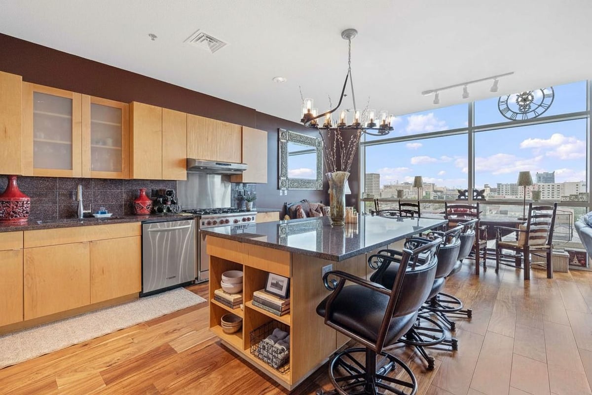 555 E 5th St Unit #911 - front exterior - Luxury home in Five Fifty 05 Condo Amd, Austin, TX