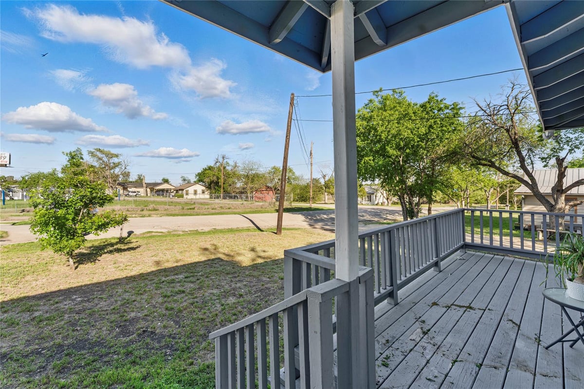 Primary bedroom at 556 Gode Ln - Morningside Acres, New Braunfels, TX