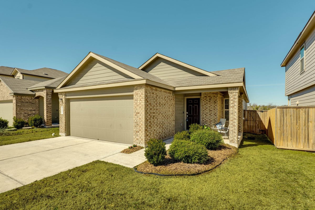 View 557 Greatest Gift Way in Bailey Park Ph 1 557 Greatest Gift Way - front exterior - Luxury home in Bailey Park Ph 1, Jarrell, TX