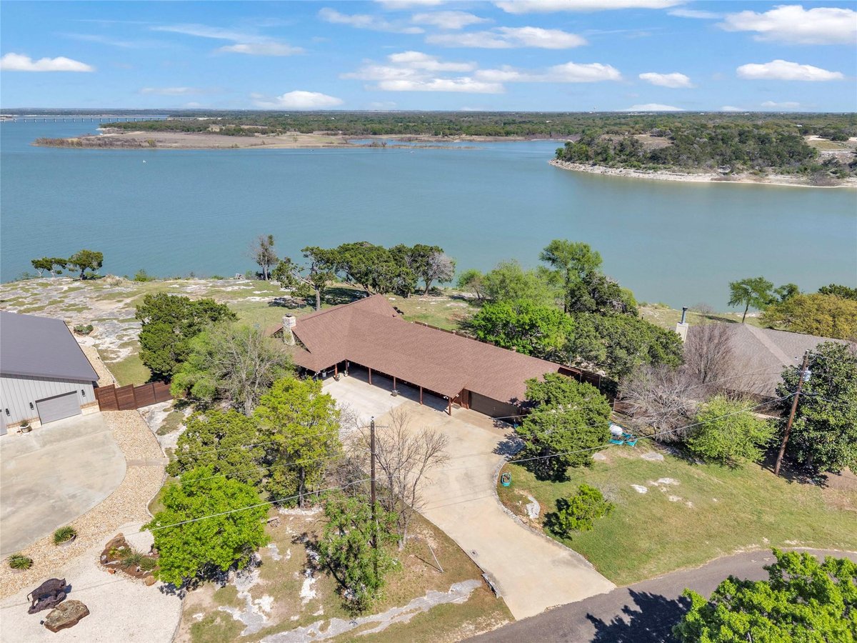 View 5597 Cliff Ln in Tanglewood II Corrected Replat 5597 Cliff Ln - front exterior - Luxury home in Tanglewood II Corrected Replat, Temple, TX