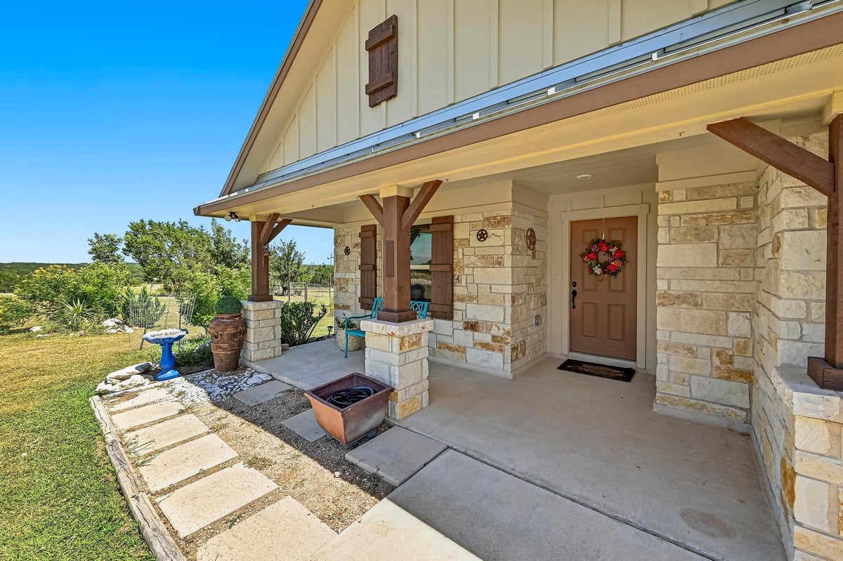 Kitchen at 560 Saddle Ridge Dr - 3 bed 2 bath home