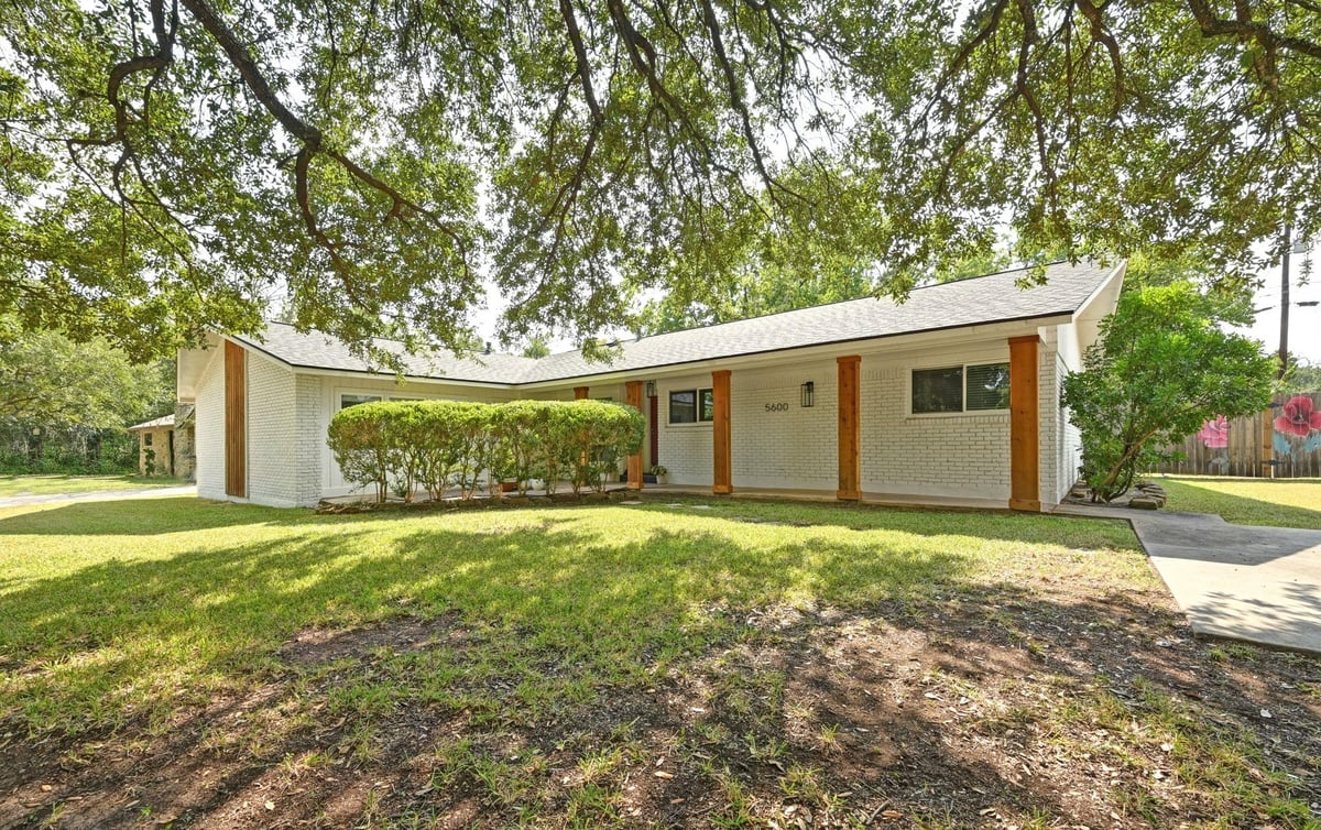 View 5600 Oak BLVD in Oak Acres Resub 5600 Oak BLVD - property photo 1 - Luxury home in Oak Acres Resub, Austin, TX