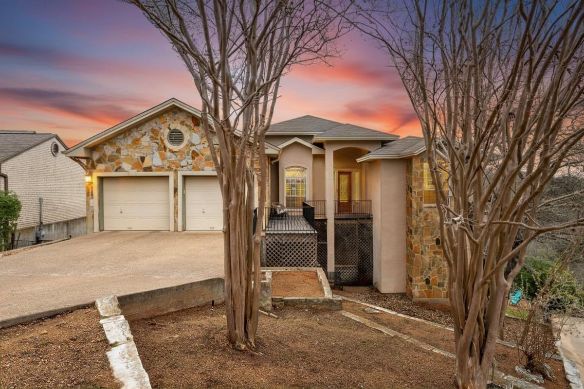 5600 SPURFLOWER Dr - front exterior - Luxury home in Great Hills 14-A, Austin, TX