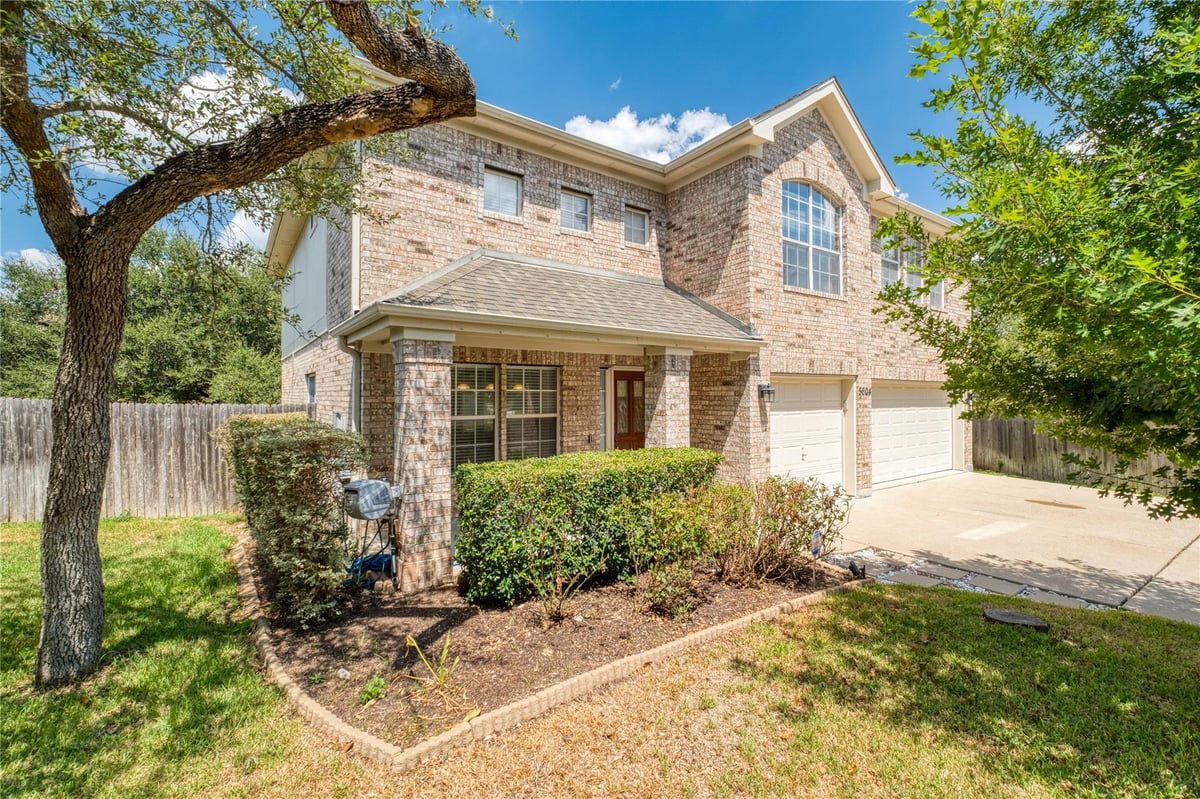 View 5604 Beachmont CT in Circle C Ranch Ph B Sec 17 5604 Beachmont CT - property photo 1 - Luxury home in Circle C Ranch Ph B Sec 17, Austin, TX