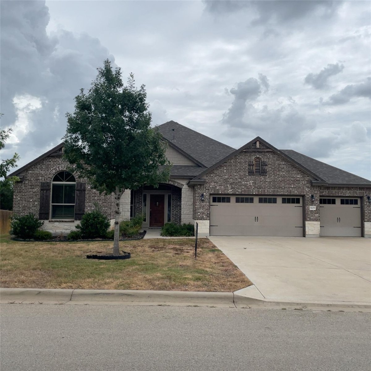View 5605 Shire DR in Three Creeks Ph II 5605 Shire DR - property photo 1 - Luxury home in Three Creeks Ph II, Belton, TX