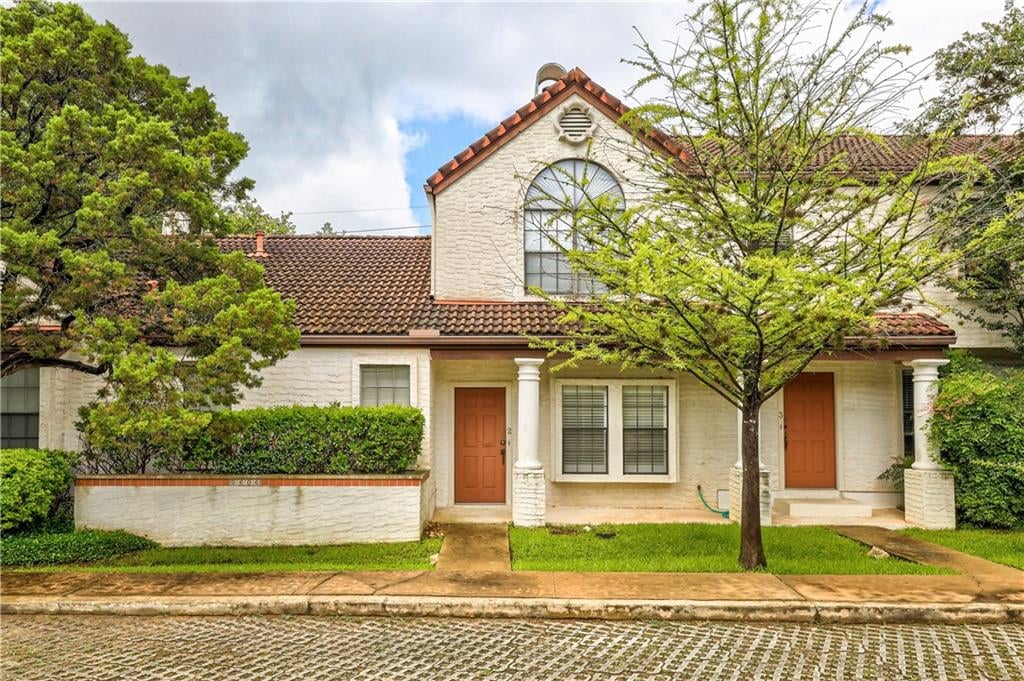 View 5606 Bonnell Vista St Unit #D-2 in Stoneledge 02 Condo Ph 02 Amd 5606 Bonnell Vista St Unit #D-2 - property photo 1 - Luxury home in Stoneledge 02 Condo Ph 02 Amd, Austin, TX