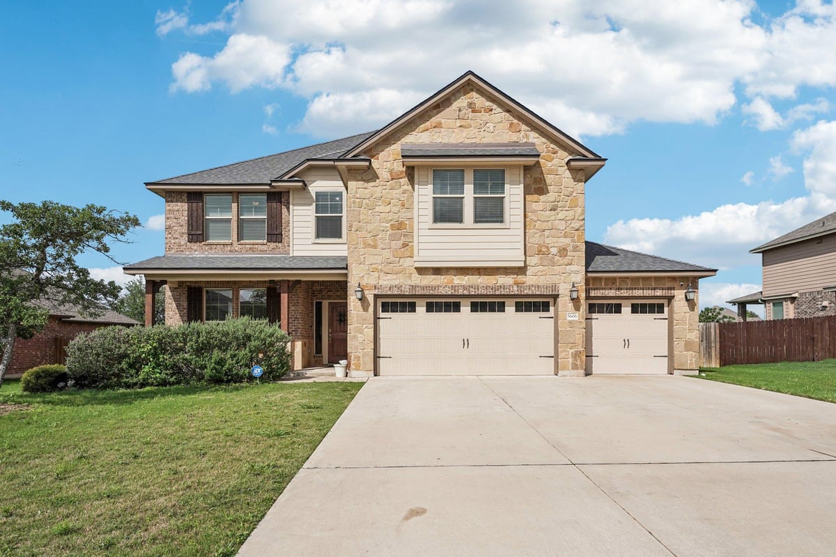 View 5606 Fenton Ln in Three Creeks Ph I 5606 Fenton Ln - front exterior - Luxury home in Three Creeks Ph I, Belton, TX