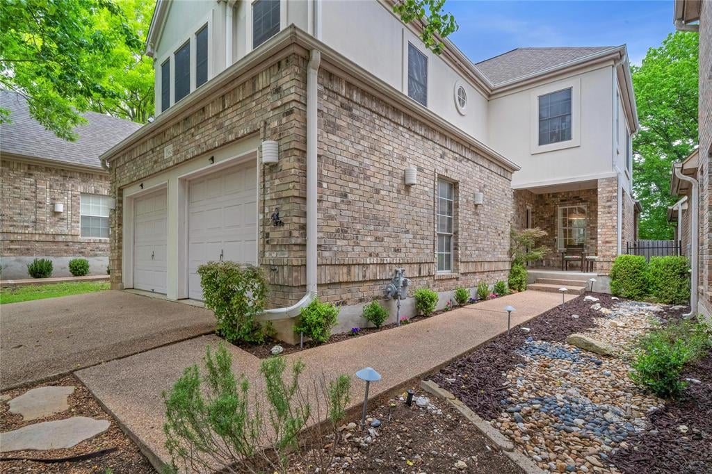 View 5606 Parade RDG in Austin 5606 Parade RDG - property photo 1 - Luxury home in Austin, Austin, TX