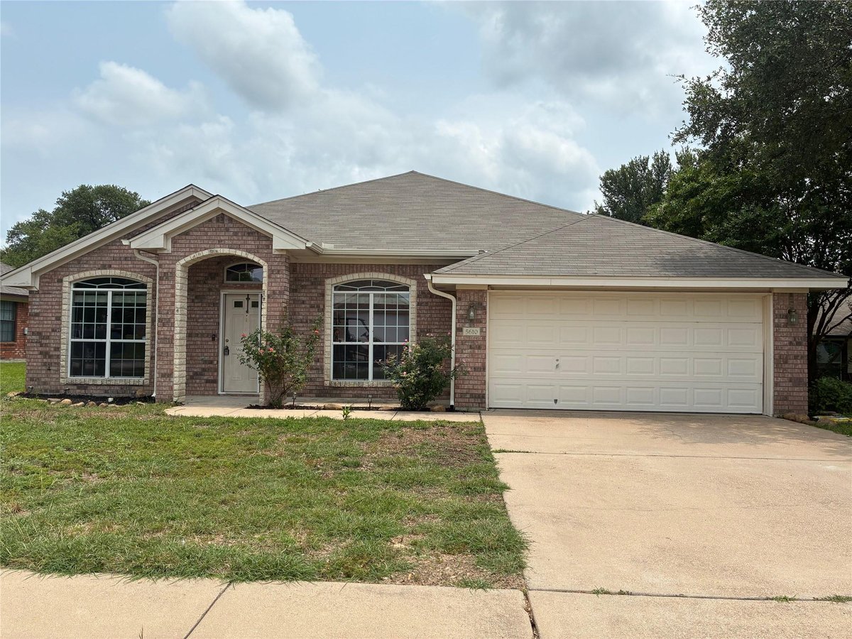 View 5610 Mosaic TRL in White Rock Estates Ph Three 5610 Mosaic TRL - front exterior - Luxury home in White Rock Estates Ph Three, Killeen, TX